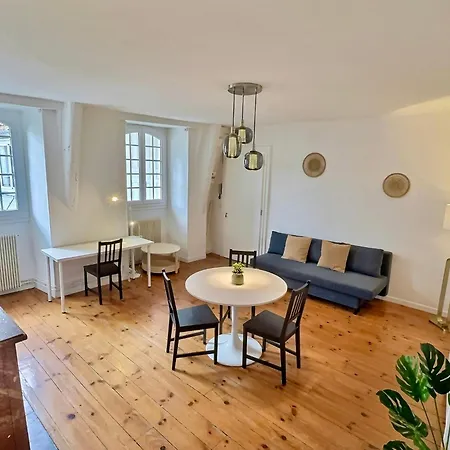 Wonderhost, Entree Historique Sur La Pau